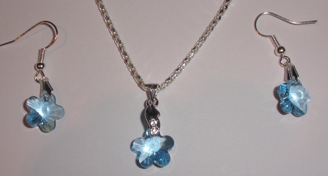 Sada Swarovski Kytička Aquamarine s bižuterními komponenty (SwKy6)