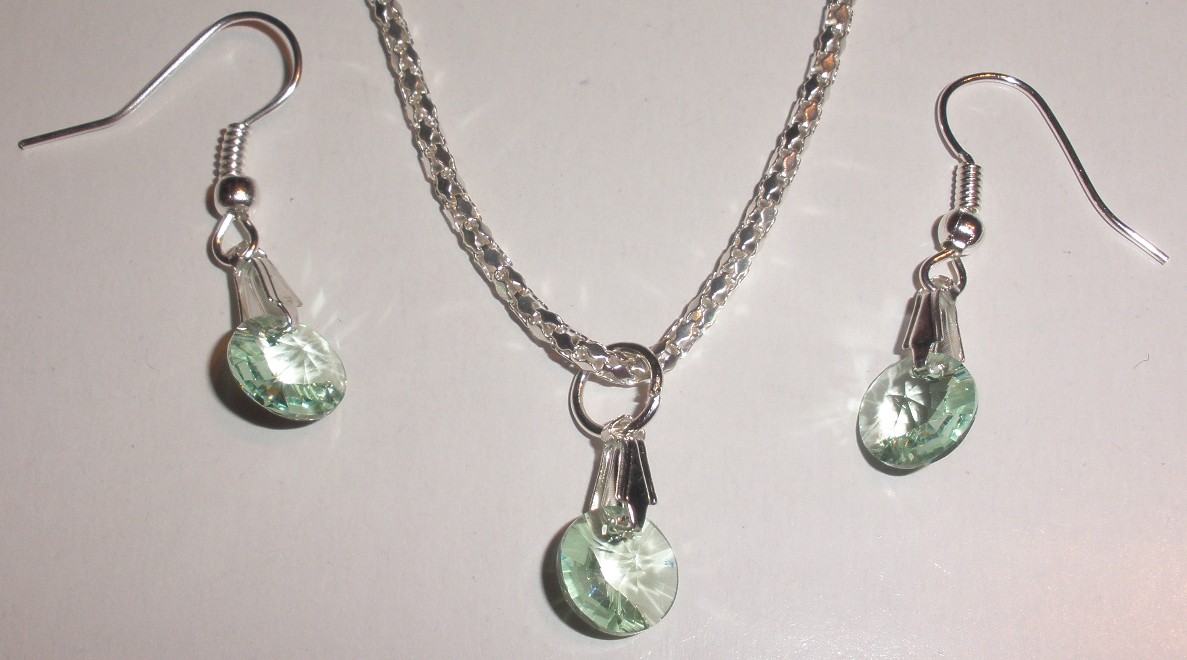 Sada Swarovski Xilion Chrysolite s bižuterními komponenty (SwXi6)