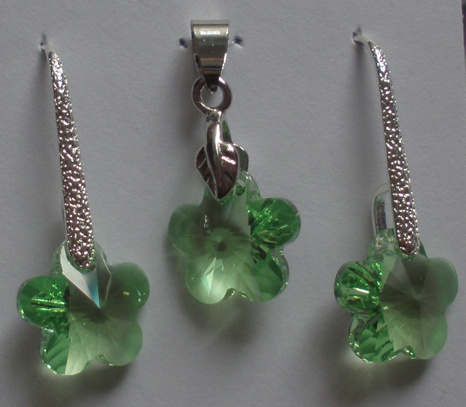 Sada Swarovski Kytička Peridot s bižuterními komponenty (SwKy11)