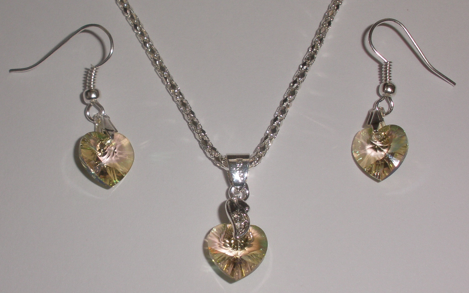 Sada Swarovski Srdce Lumigreen s bižuterními komponenty (Sw10Sr44)