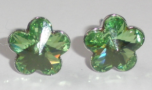 Náušnice Swarovski Kytička Peridot na rhodiované puzetě (SwKyP3)