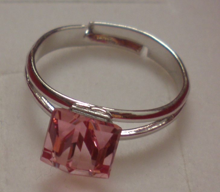 Prstýnek Swarovski Kostička Light Rose rhodiovaný (SwPrKos_19)
