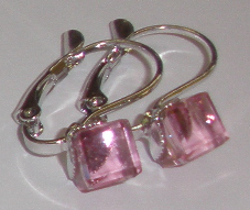 Náušnice Swarovski Kostička Light Rose rhodiované zapínací (KosKla_19)