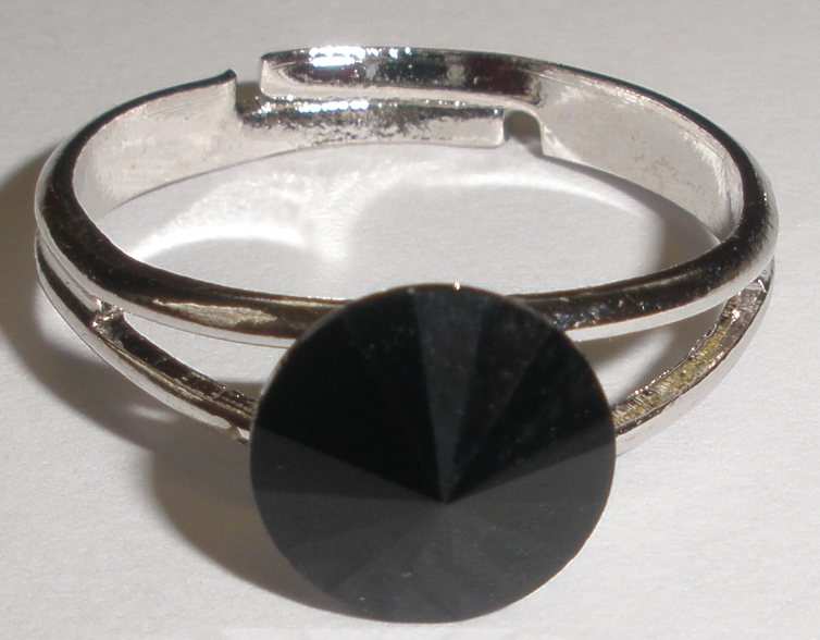 Prstýnek Swarovski Rivoli Jet rhodiovaný (SwPr8_53)