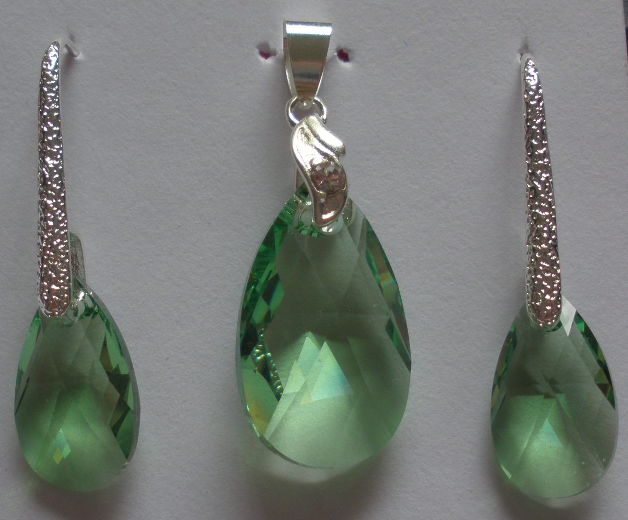Sada Swarovski Hruška Peridot s bižuterními komponenty (SwHr7)