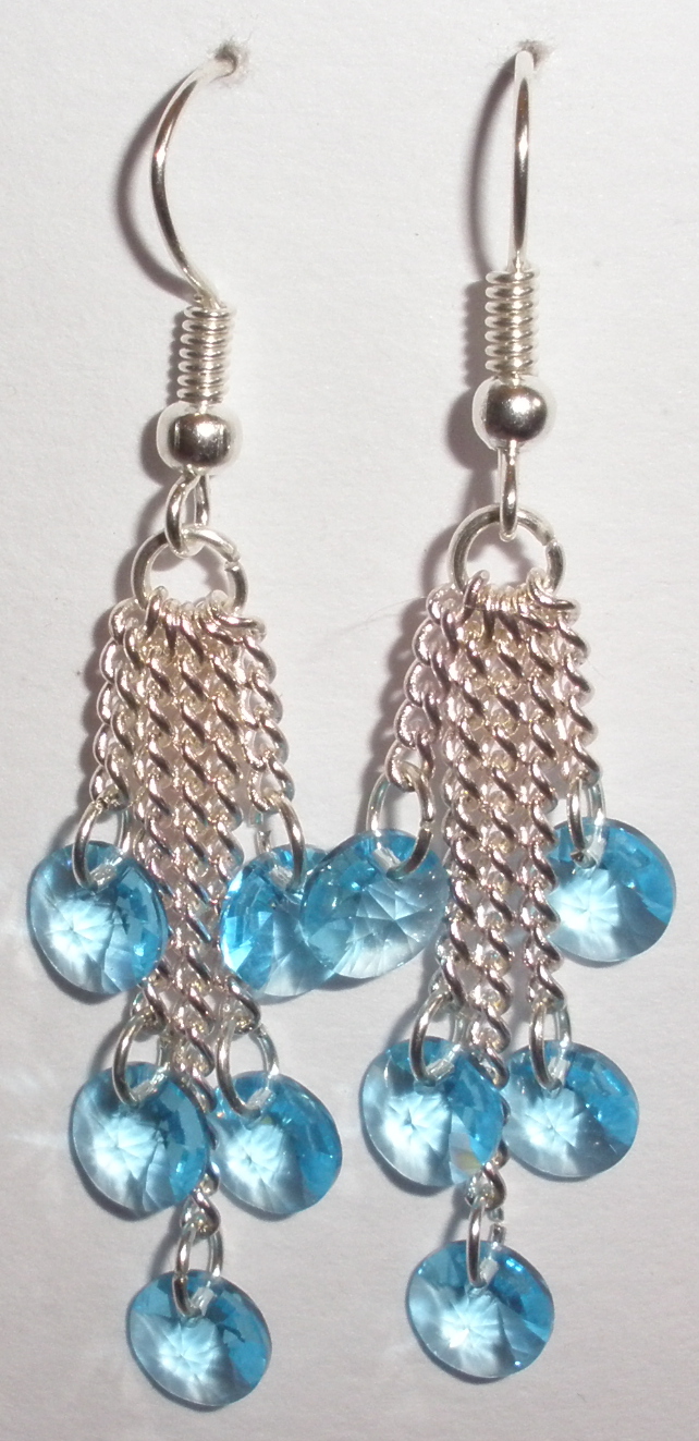 Víceřetízkové náušnice se Swarovski Elements Xilion 6 mm Aquamarine (SwVic_9)