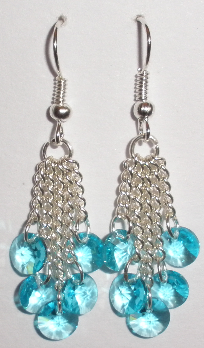 Víceřetízkové náušnice se Swarovski Elements Xilion 6 mm L. Turquoise (SwVic_10)