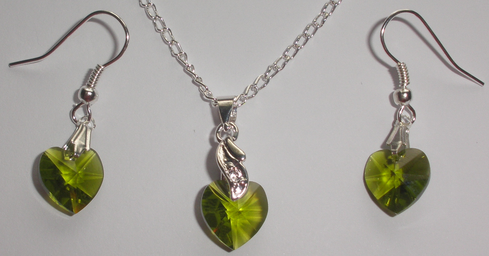 Sada Swarovski Srdce Olivine s bižuterními komponenty (Sw10Sr11)