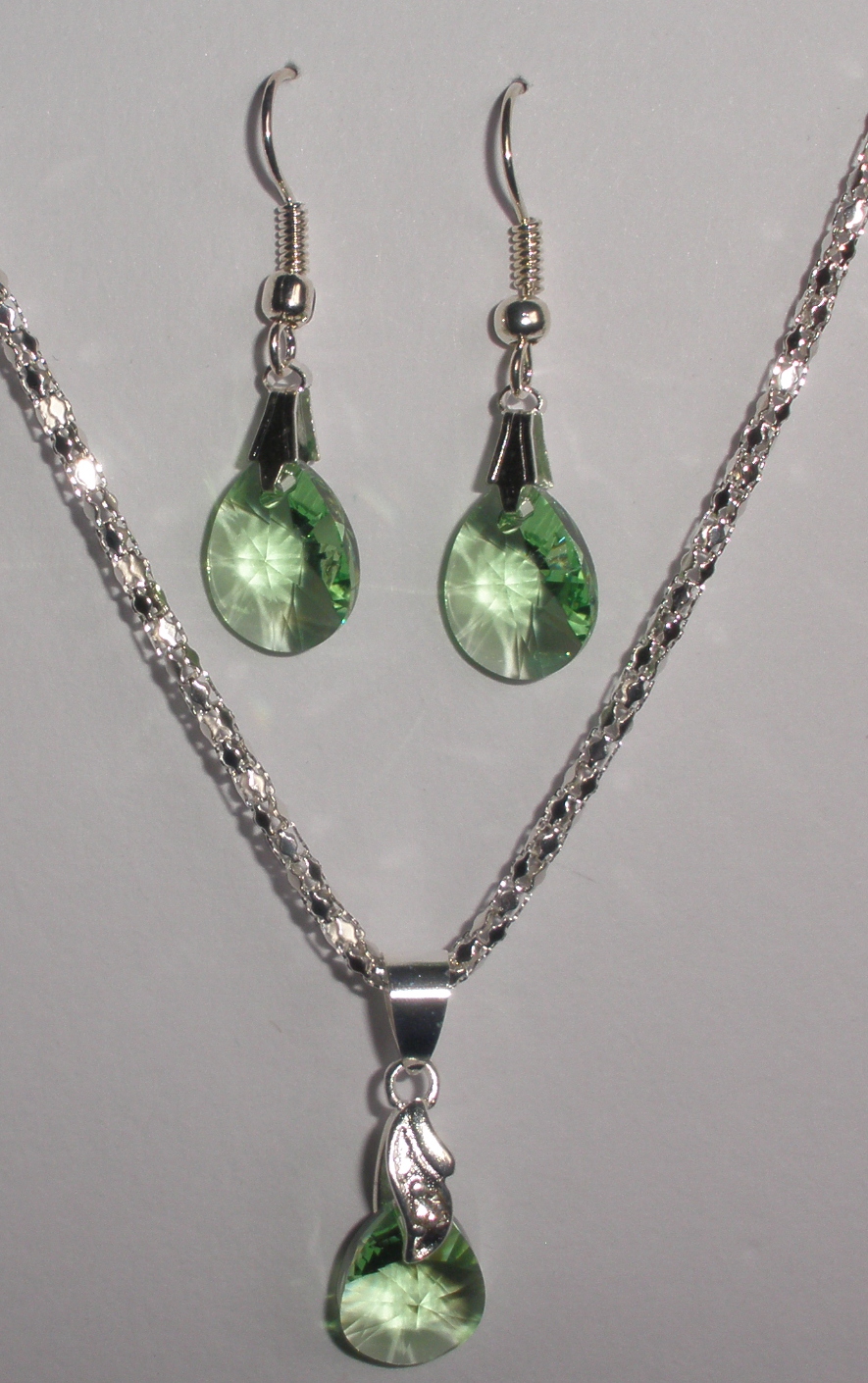 Sada Swarovski Hruštička Peridot s bižuterními komponenty (SwHr9)