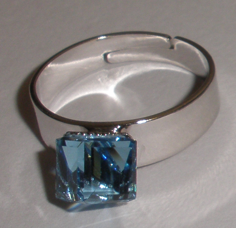 Prstýnek Swarovski Kostička Aquamarine rhodiovaný (SwPrKos_39)