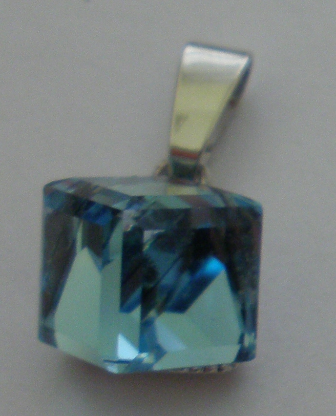 Přívěsek Swarovski Kostička Aquamarine rhodiovaný (PřívKos_39)