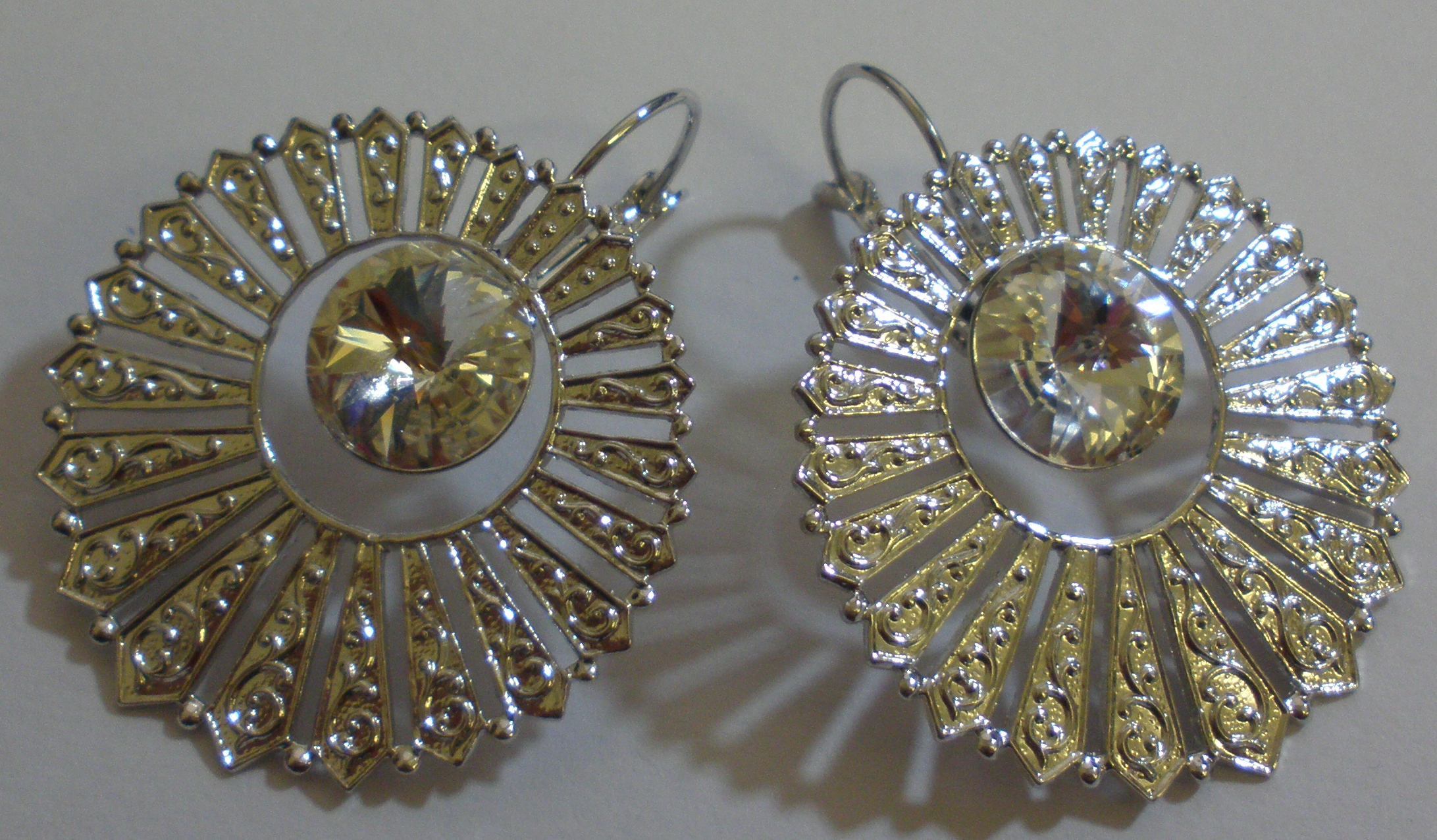 Výrazné kovové náušnice se Swarovski Rivoli Crystal (SwVK_1)