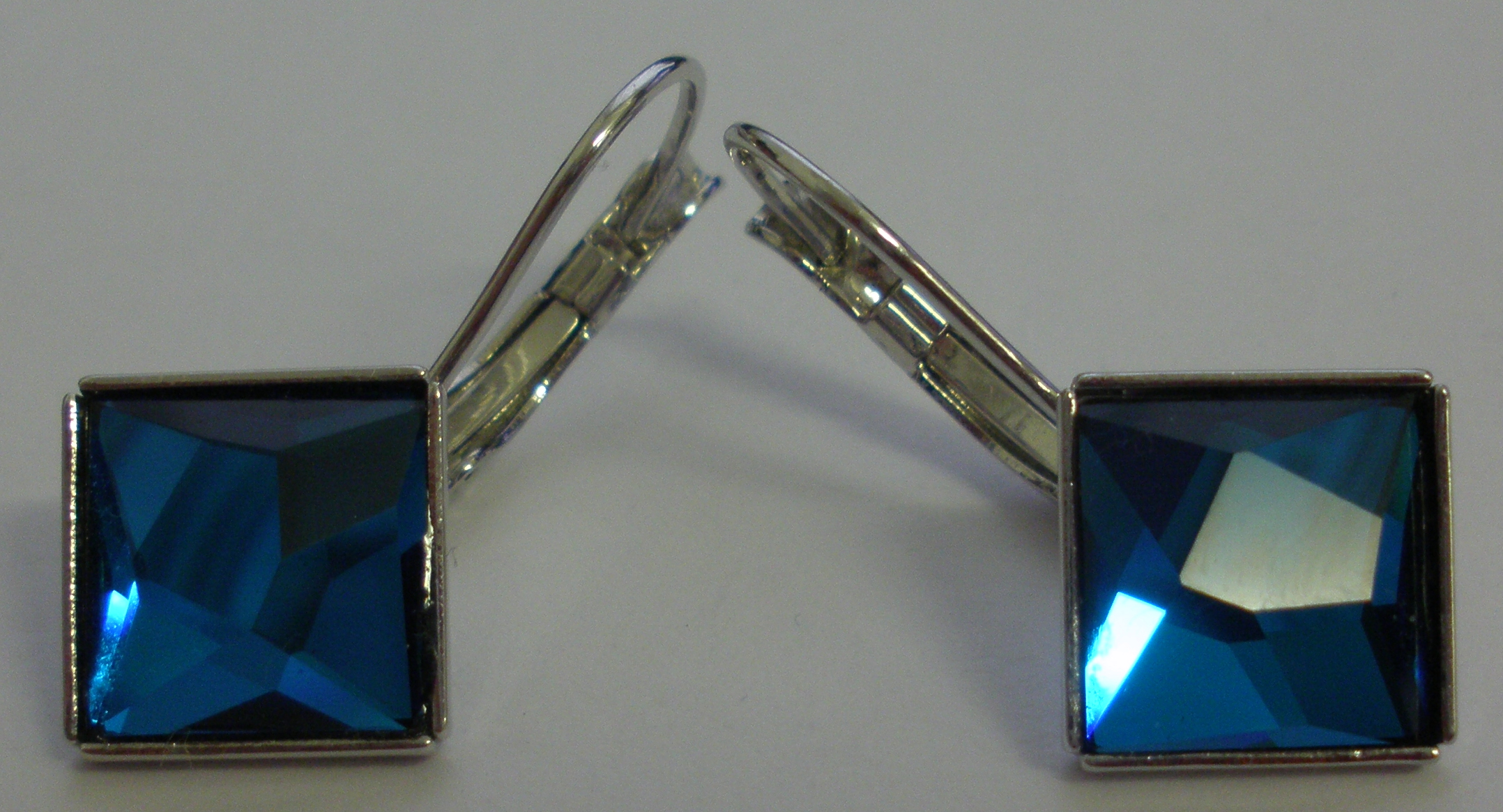 Náušnice Swarovski Asymmetric Square Bermuda Blue (SwAS_33)