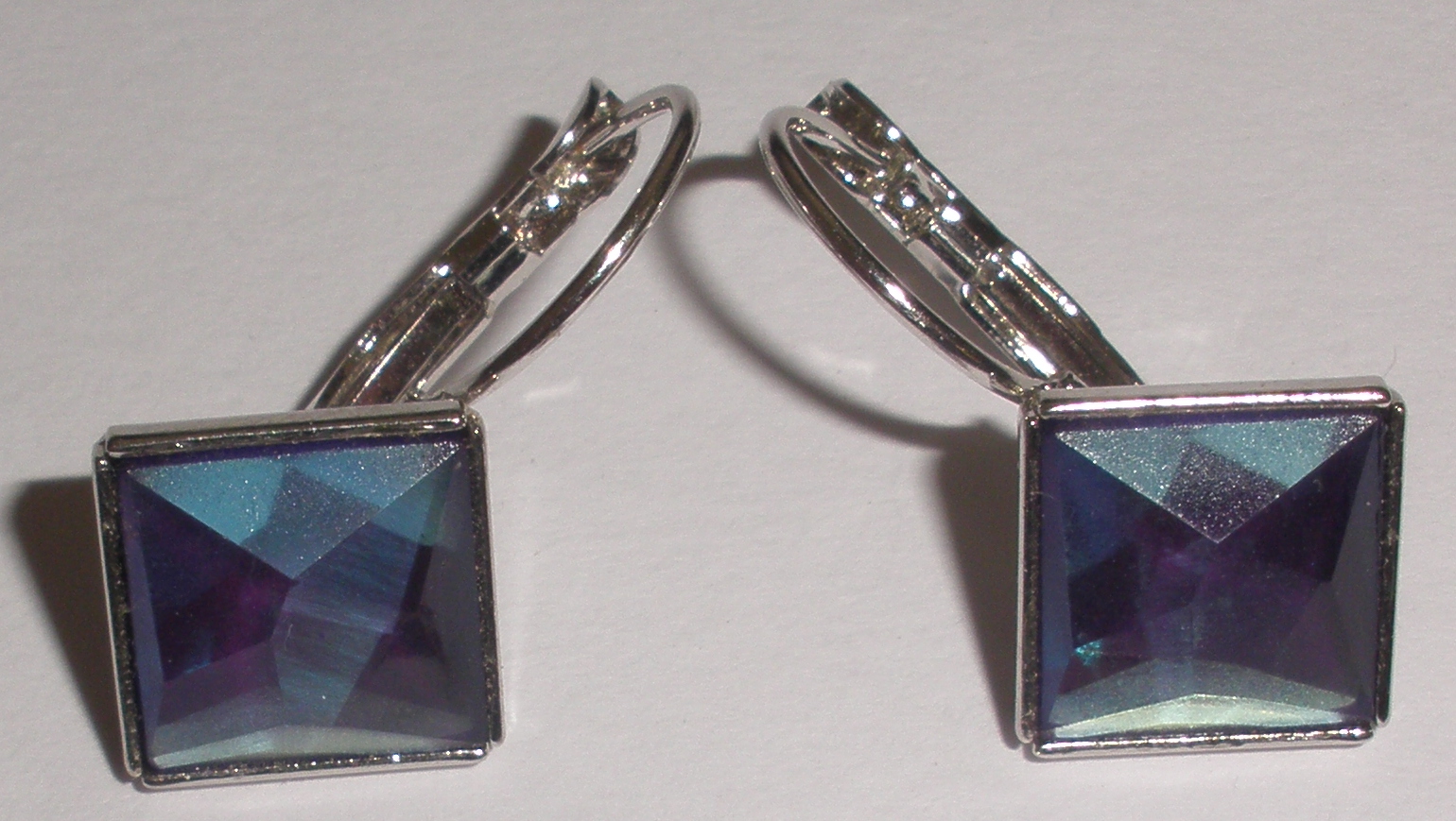 Náušnice Swarovski Asymmetric Square Neon Purple (SwAS_84)