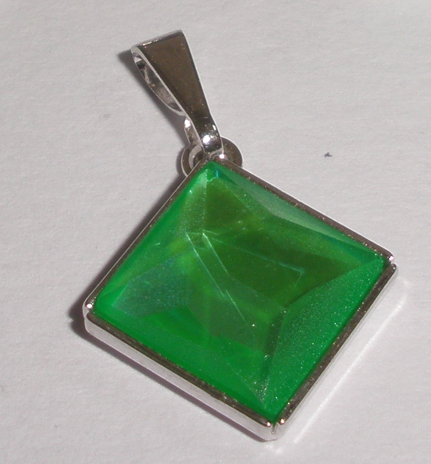 Přívěsek Swarovski Asymmetric Square Neon Green (PřívAS_83)