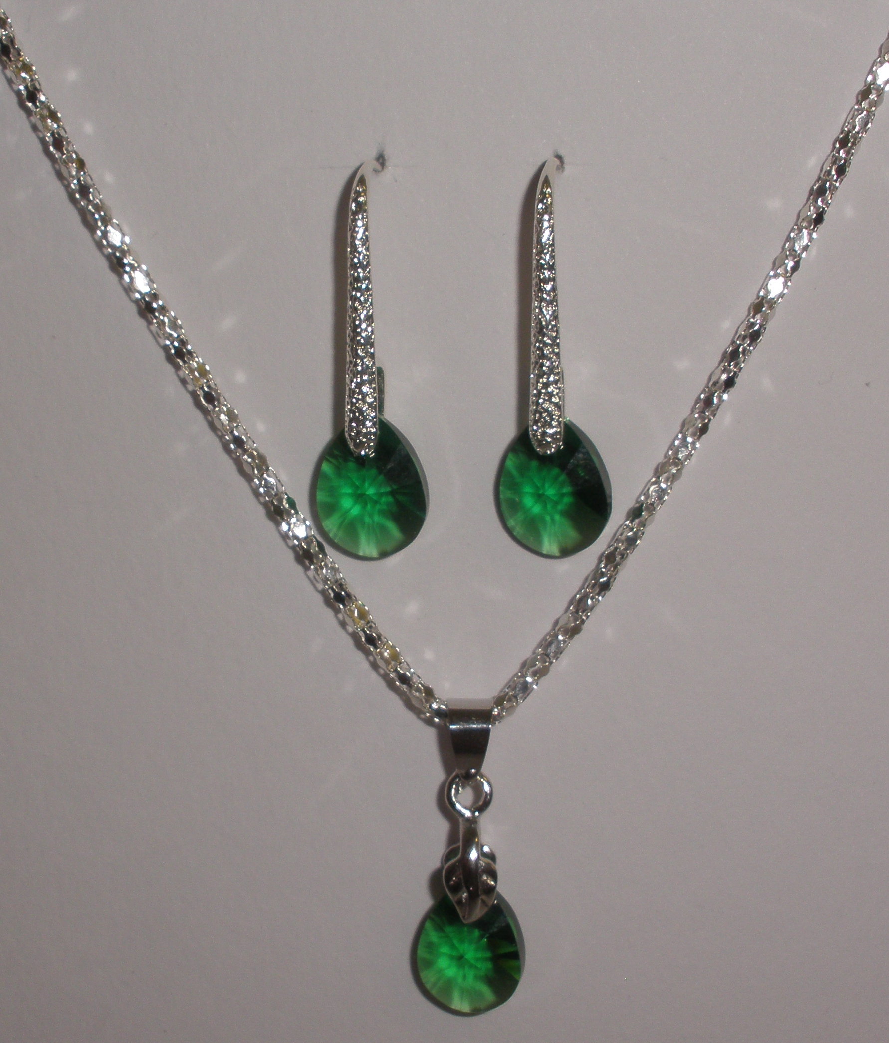 Sada Swarovski Hruštička Dark Moss Green s bižuterními komponenty (SwHr11)
