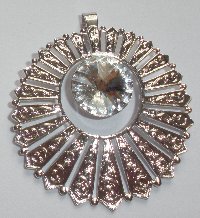 Výrazný kovový přívěsek se Swarovski Rivoli Crystal rhodiovaný (SwPrVK_1)