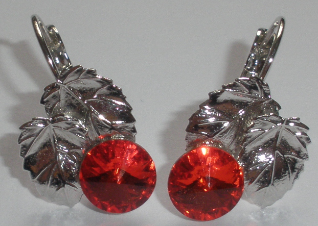 Náušnice Swarovski List s Rivoli 8 mm Hyacint rhodiované zapínací (SwLi_54)