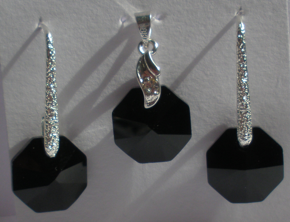 Sada Swarovski Oktagon Jet s bižuterními komponenty (SwOK8)