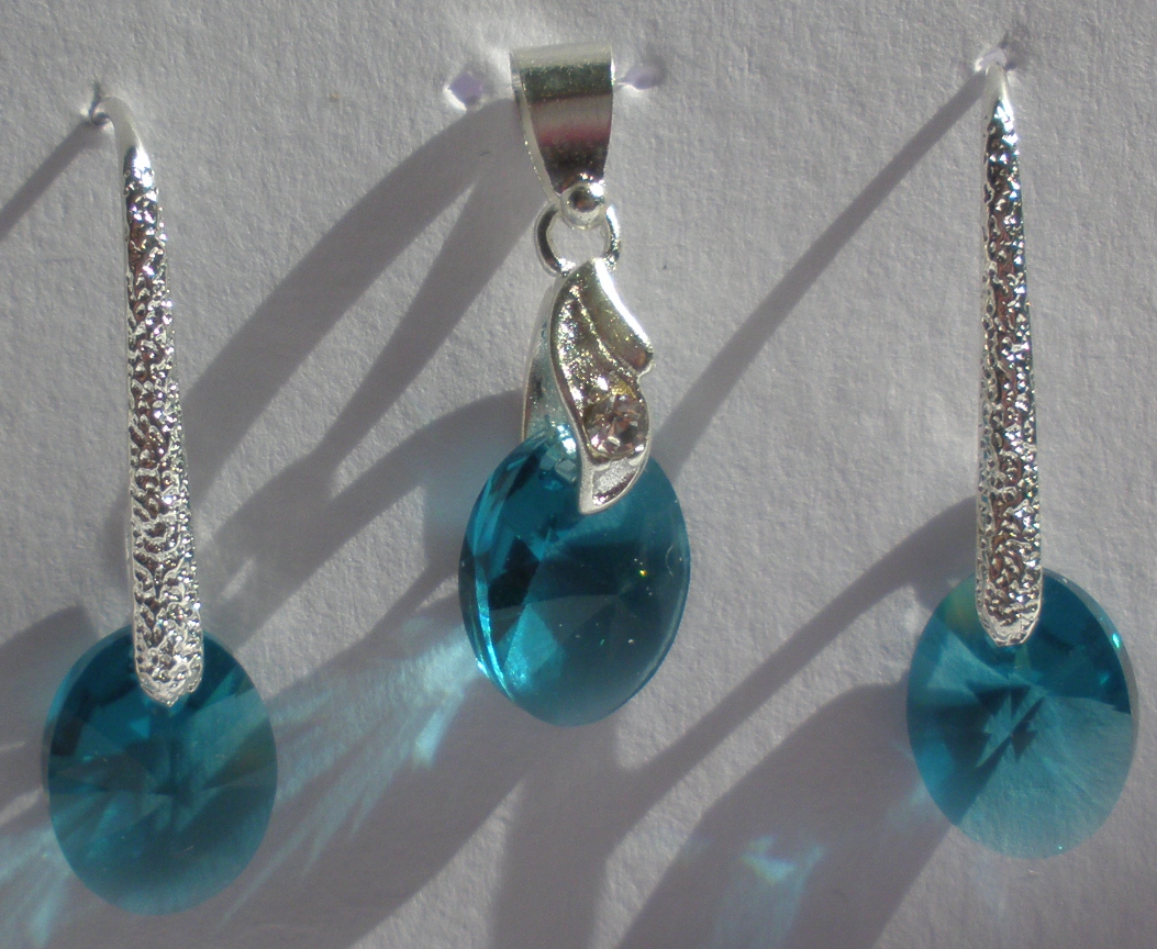 Sada Swarovski Ovál Indicolite s bižuterními komponenty (SwOv6)