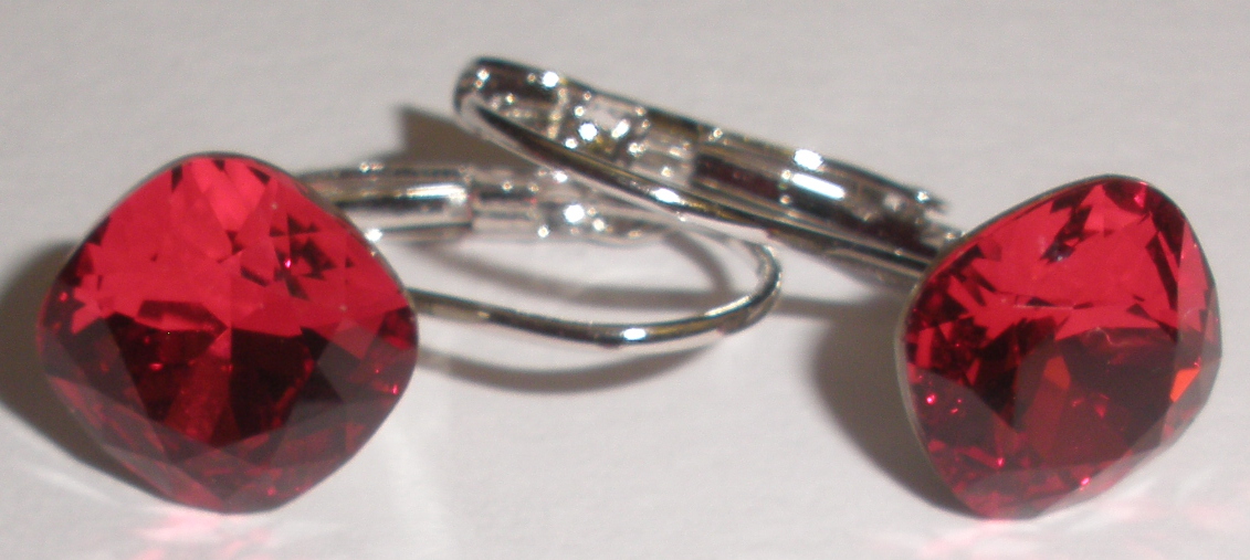 Náušnice Swarovski Čtvereček Scarlet rhodiované (ČtvN_97)