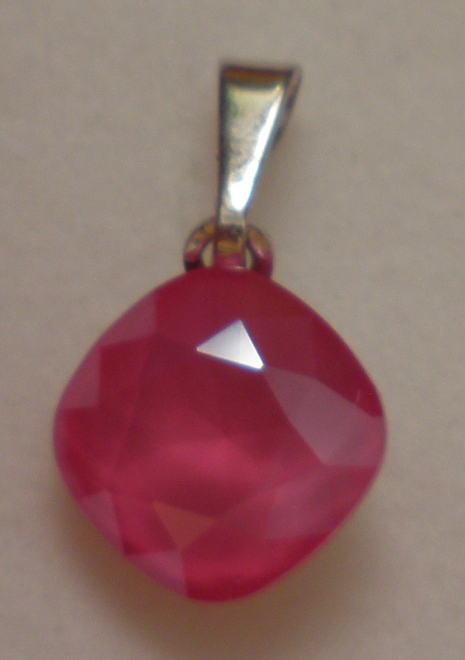 Přívěsek Swarovski Čtvereček Peony Pink rhodiovaný (ČtvPr_108)