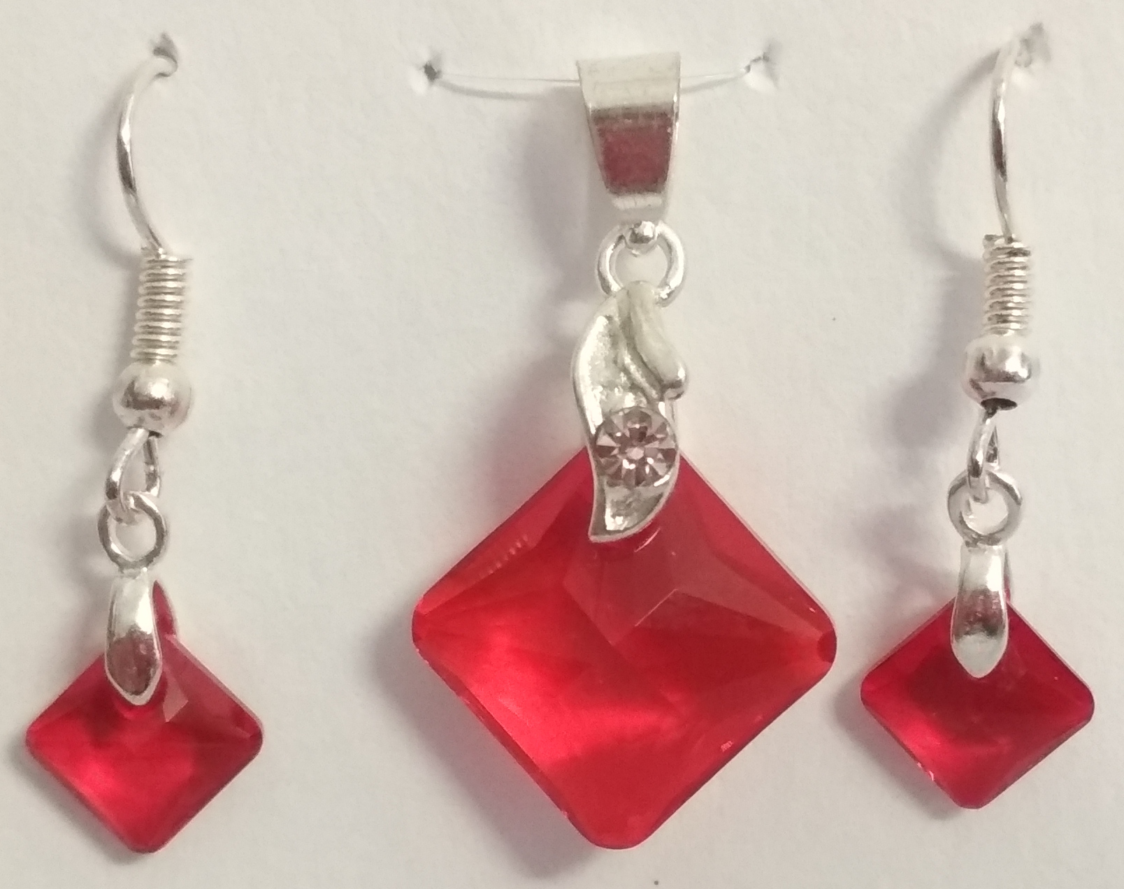 Sada Swarovski Princess Cut Light Siam s bižuterními komponenty (SwPC01)