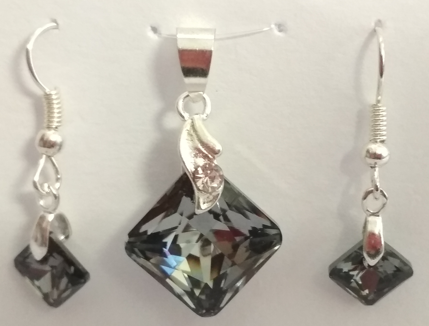 Sada Swarovski Princess Cut Siver Night AB s bižuterními komponenty (SwPC03)